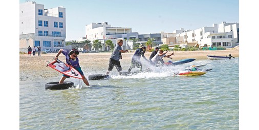 النادي العلمي انطلاق البطولة الدولية للقوارب اللاسلكية