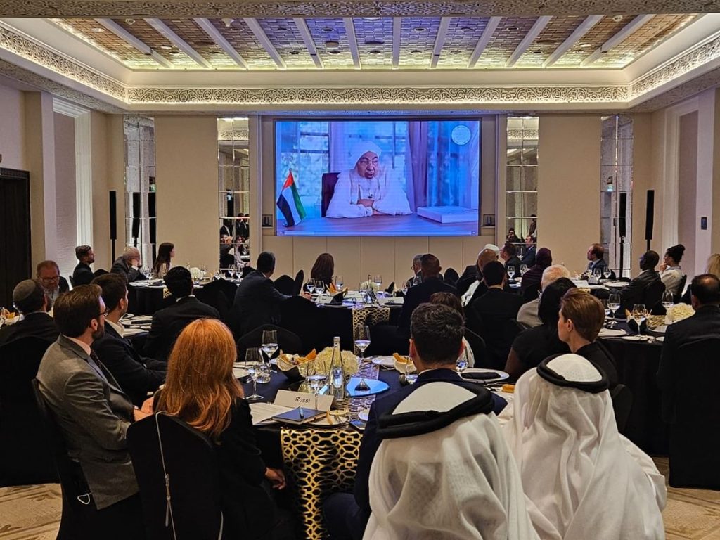 عبدالله بن بيّه يدعو إلى إطار أخلاقي عالمي للذكاء الاصطناعي خلال منتدى الاقتصاد العالمي بدبي