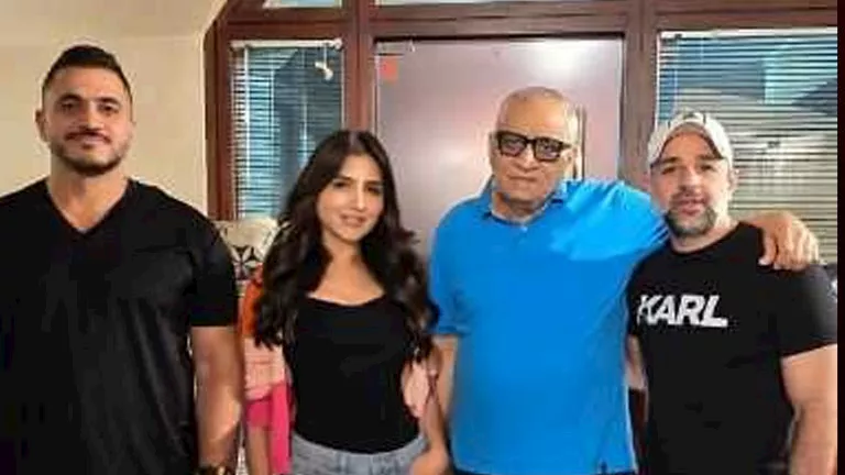 مي عمر تتعاقد على فيلم “شمشون ودليلة” مع السبكي