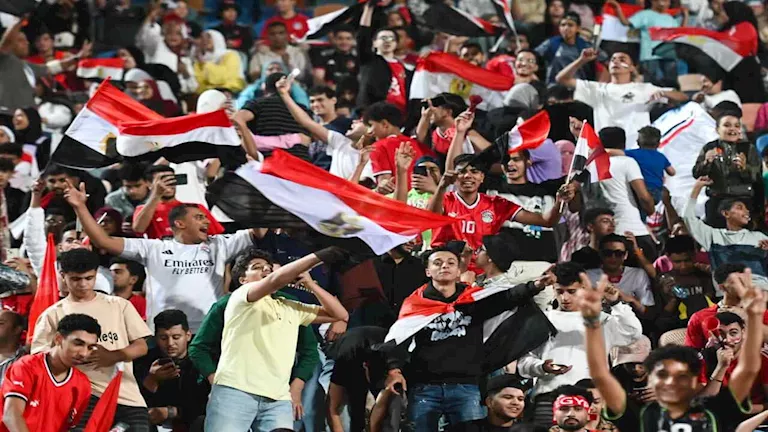 الجماهير تتوافد على ستاد القاهرة الدولي استعدادا لمواجهة مصر وغينيا