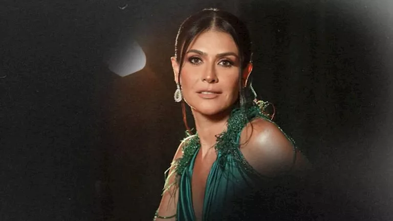 بسمة بفستان ساحر على السجادة الحمراء