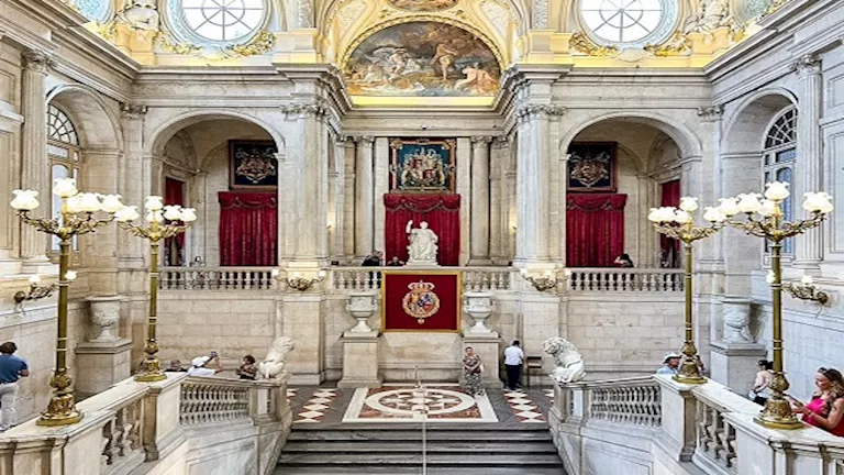 20 صورة ساحرة.. 9 قصور الأكثر شهرة وجمالا حول العالم