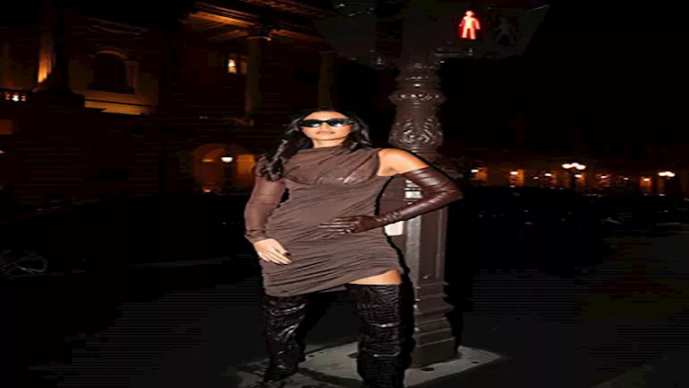 بإطلالة غريبة.. أحدث ظهور لـ ريم سامي بفرنسا والجمهور يعلق (صور)