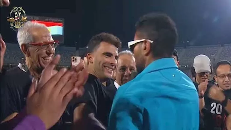 أحمد سعد يرقص مع صلاح وزيزو في احتفالية تأهل مصر لكأس العالم