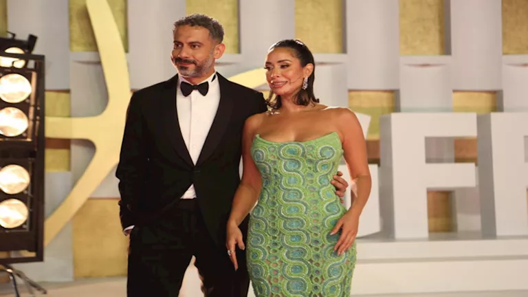 “الكابلز” يتألقون في مهرجان الجونة.. 25 إطلالة تجمع بين الرومانسية وال