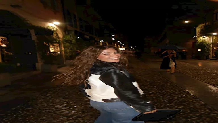 “جاكيت بصيحة الفرو”.. صبا مبارك بإطلالة جذابة