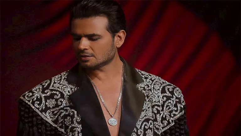 ساموزين يعود إلى الإخراج من جديد في كليب أغنيته الرومانسية “I Love You