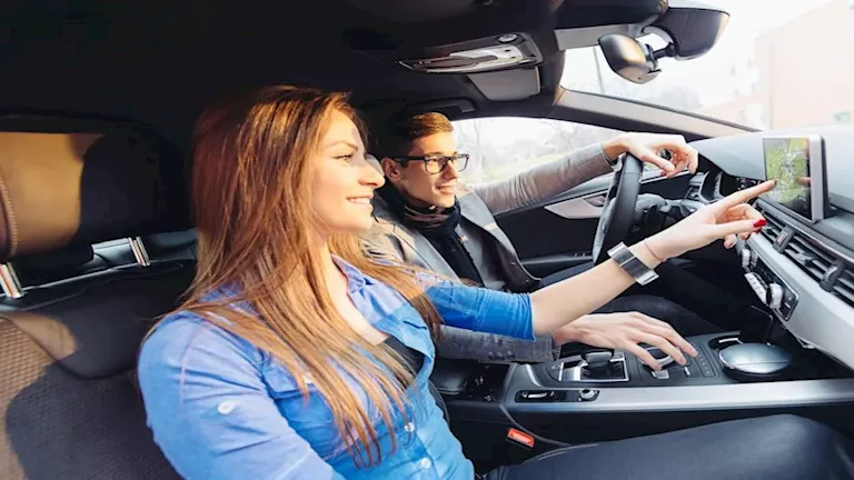 مثبت السرعة.. رفاهية أم ضرورة للقيادة الحديثة؟