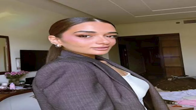 بإطلالة أنيقة.. 10 صور لـ ملك زاهر من أحدث جلسة تصوير