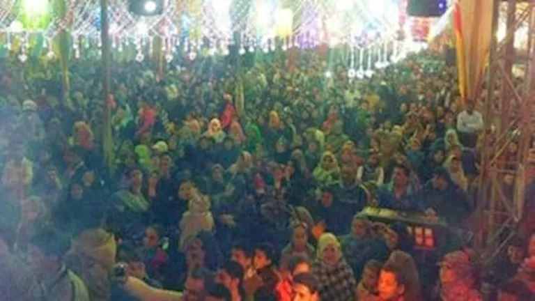 زفاف وعزاء في نفس الشارع.. فيديو يشعل مواقع التواصل الاجتماعي