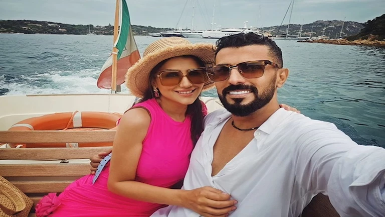 محمد سامي يحتفل بعيد زواجه الـ 15.. ويوجه رسائل رومانسية لـ مي عمر