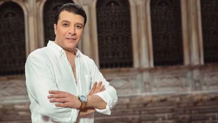 مصطفى كامل يحتفل بعيد ميلاد زوجته: ” تاج راسي وزينة حياتي”