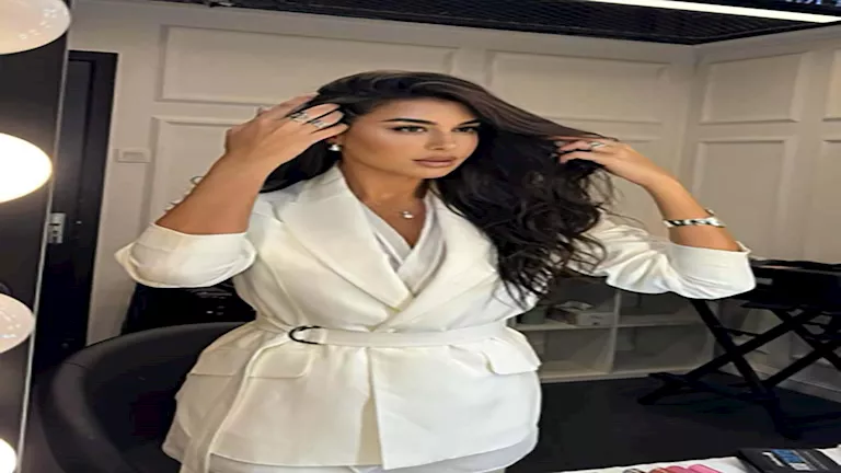 ياسمين صبري تخطف الأنظار بإطلالة شتوية راقية