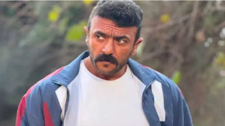 أحمد العوضي يحقق أمنية طفلة مريضة بالسرطان بالتمثيل في فيلمه الجديد