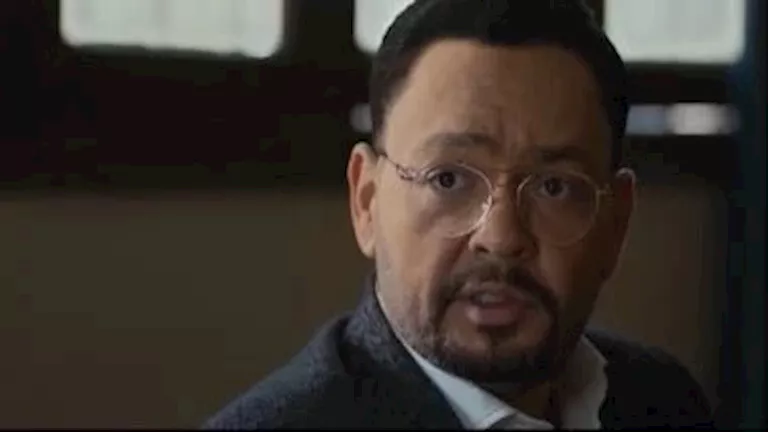 أناقة وهيبة.. أحمد رزق يتألق ببدلة سوداء في مهرجان الجونة