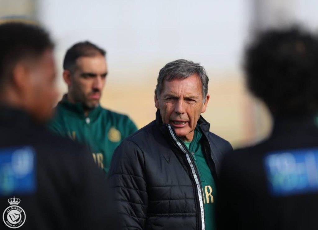 بعد صراع مع السرطان.. وفاة مدرب النصر السابق