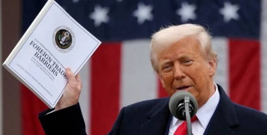 ترمب يرد على تقييد الصين تصدير المعادن النادرة برسوم إضافية 100%