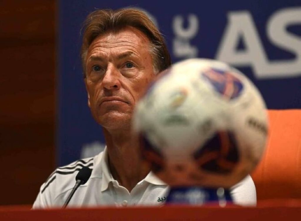 الفرنسي كعبه عالٍ على الأسترالي