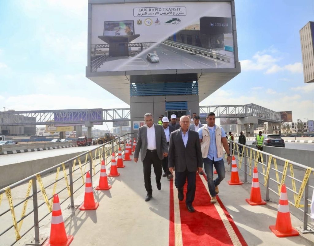 الوزير كامل يتفقد جاهزية الطرق والمحاور استعدادًا لافتتاح المتحف المصري الكبير