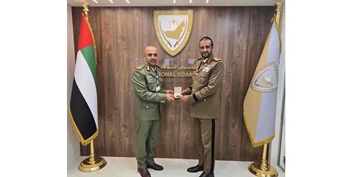 قائد الحرس الوطني الإماراتي بحث مع قائد الشؤون العسكرية والأمنية بالحرس الوطني تعزيز التعاون المشترك