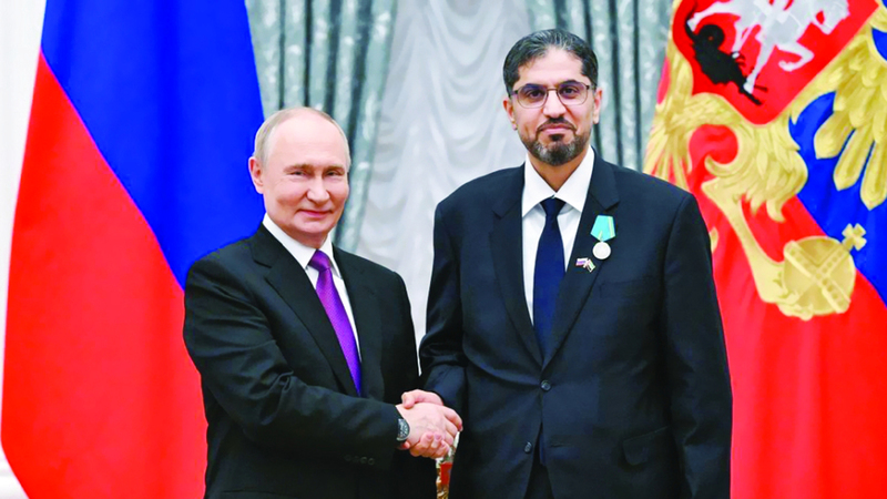 الرئيس الروسي يقلّد سفير الدولة وسام «بوشكين»