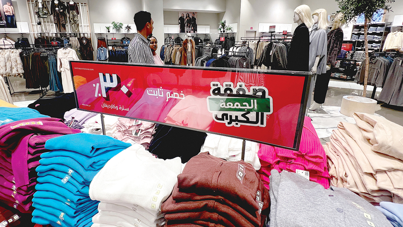 إقبال كبير على مراكز التسوق في دبي وأبوظبي