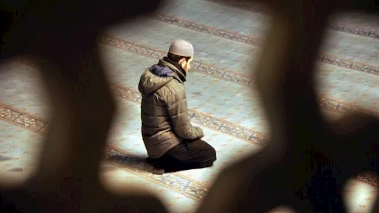 ما أفضل الأذكار بعد ختام الصلاة؟.. أمين الفتوى يوضح (فيديو) ما أفضل ال