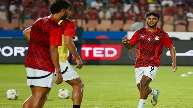 إعلامي يكشف تمسك الأهلي بضم أسامة فيصل واقتراب “داري” من الرحيل