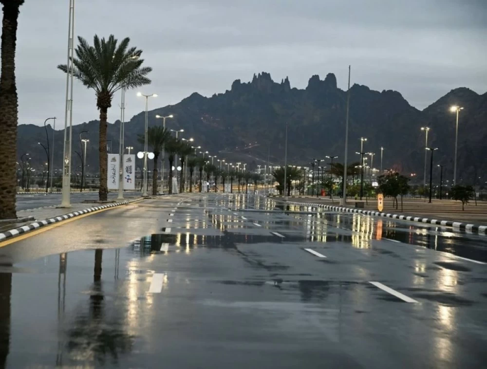 أمير حائل يتابع أمطار الجمعة الغزيرة وسريان الأودية