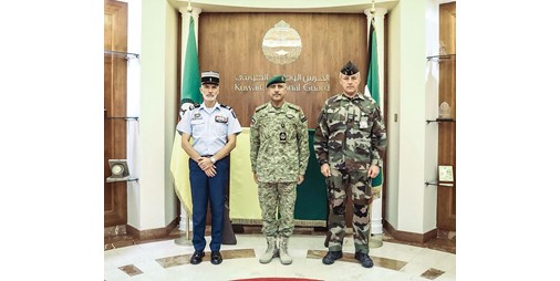 وكيل الحرس الوطني استقبل مدير الأمن الداخلي لـالجندرما الفرنسية لدى الكويت وقطر