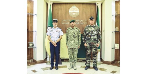وكيل الحرس الوطني استقبل مدير الأمن الداخلي لـالجندرما الفرنسية لدى الكويت وقطر