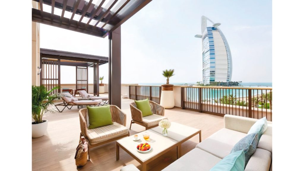 فنادق دبي تتجه لتحقيق أداء تاريخي في ديسمبر.. وأخرى فاخرة قرب برج خليفة «سولد آوت»