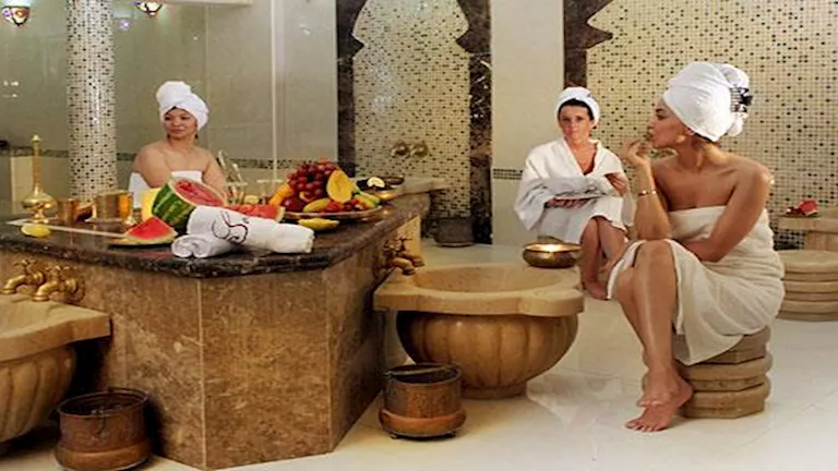 تجربة استرخاء ممتعة عمرها 700 عام.. ما قصة حمام التلات؟