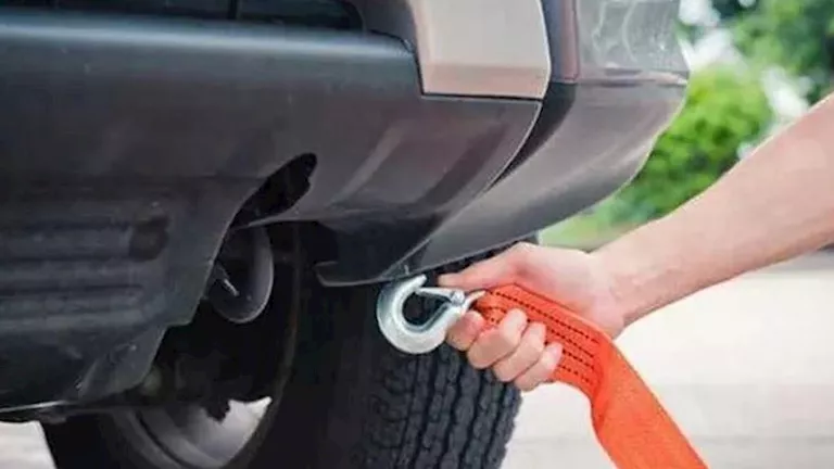 لماذا يحذر خبراء من قطر السيارات الكهربائية إذا تعطلت؟