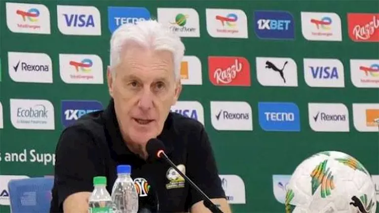 “منافس عنيد”.. بروس يتحدث عن مواجهة أنجولا في كأس الامم الأفريقية