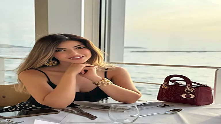 ميرنا جميل بلوك ناعم- إليك تفاصيل اللوك