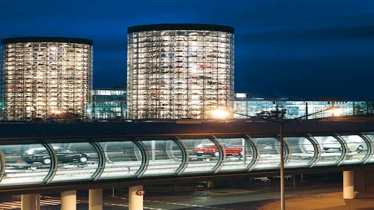 بعد 24 عاما.. فولكس فاجن توقف العمل نهائيًا في مصنعها الزجاجي للسيارات