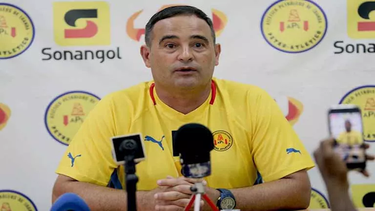 مدرب أنجولا الأسبق لمصراوي: محمد صلاح لديه القدرة على إدارة أزمته