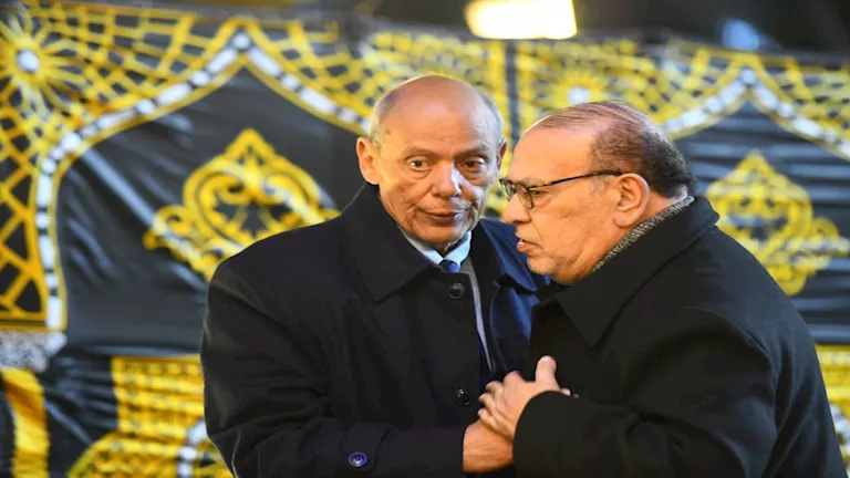 صلاح عبدالله يقدم العزاء في شقيقة عادل إمام بالشيخ زايد (صور)