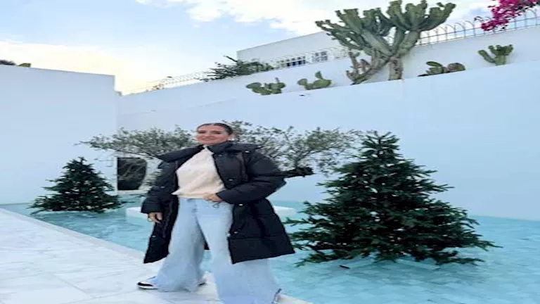 هنا شيحة تستمتع برحلتها في تونس مع الأصدقاء