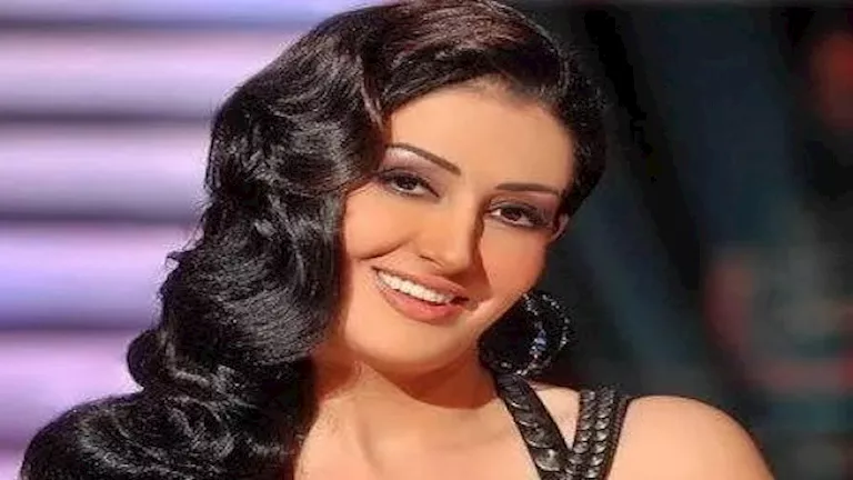 غادة عبد الرازق بـ لوك كاجوال.. لماذا اختارت اللون الأسود؟