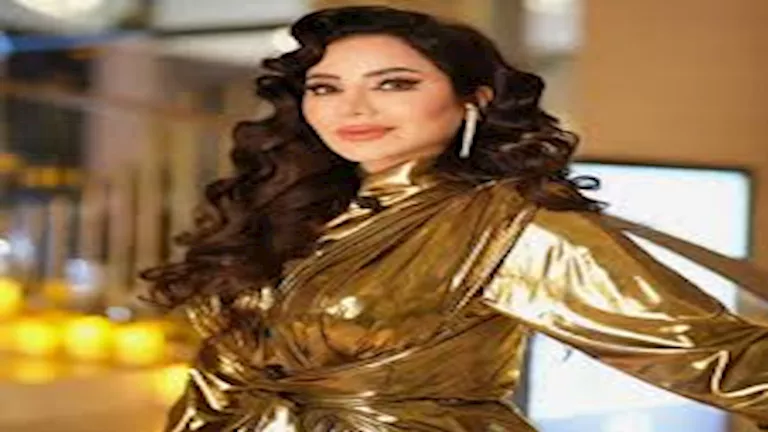 بفستان جذاب.. كيف نسقت لجين عمران إطلالتها؟