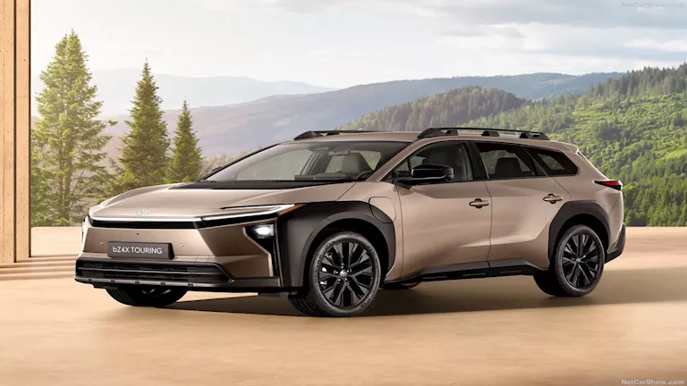 تويوتا تطلق سيارتها bZ4X الكهربائية الجديدة في الأسواق.. صور