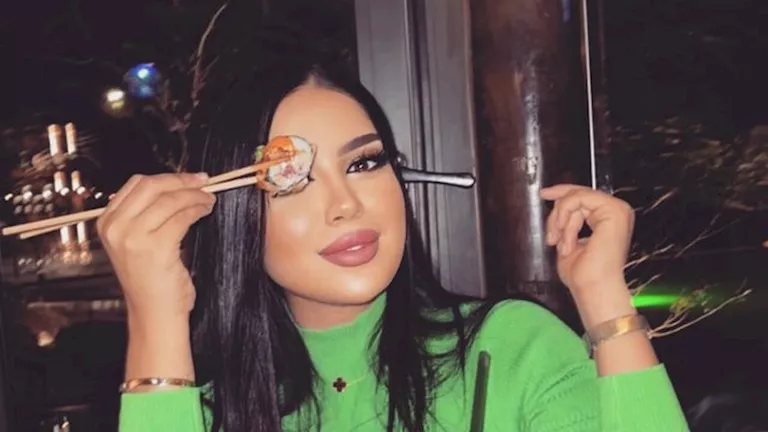 15 صورة وأبرز المعلومات عن زوجة أكرم توفيق الثانية