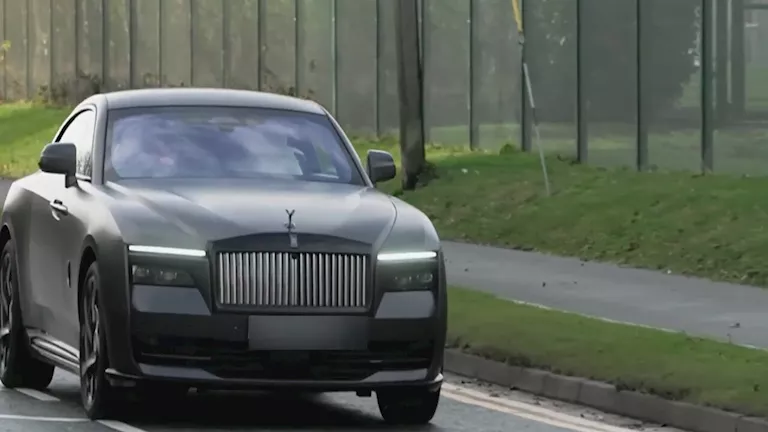 في حال خروجه من ليفربول.. ماذا يفعل صلاح بسياراته الفارهة؟