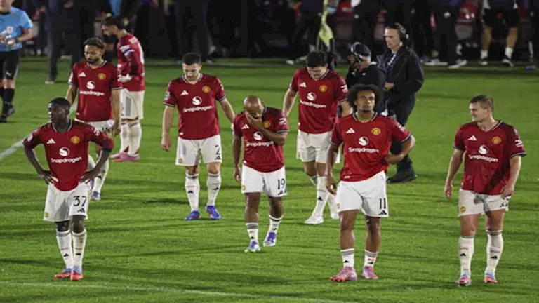 10 لاعبين مهددين بالغياب عن مباراة مانشستر يونايتد وبورنموث.. ما السبب