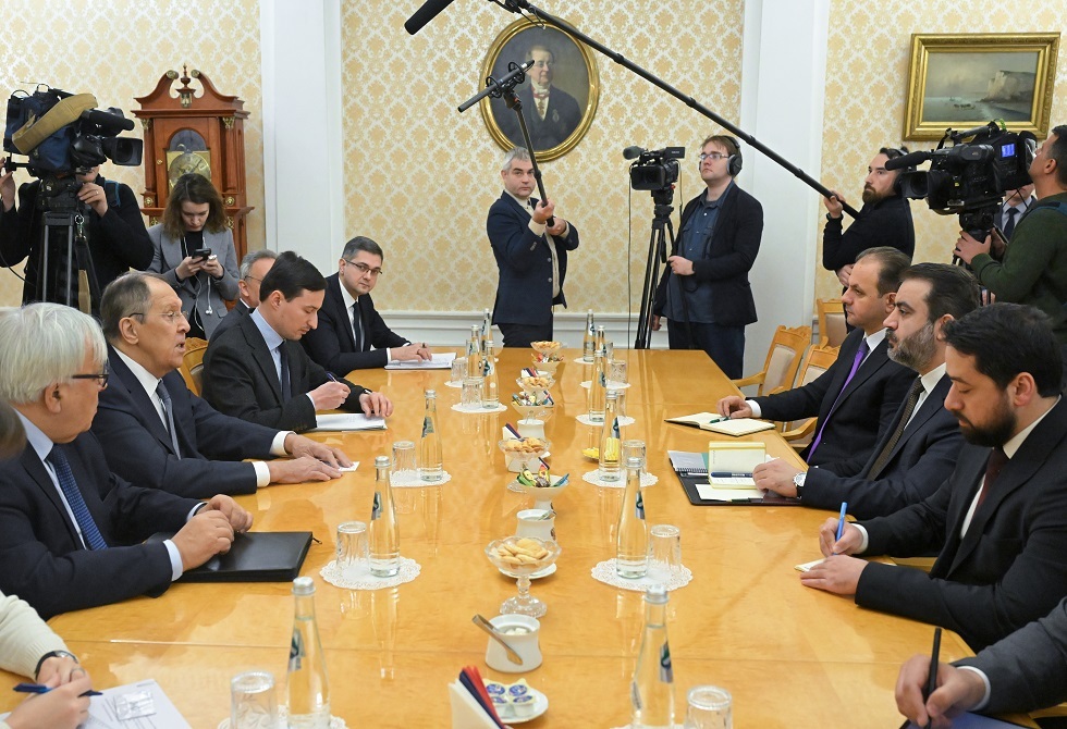 لافروف للشيباني في موسكو: روسيا ملتزمة بسيادة سوريا ووحدة أراضيها (فيديو)