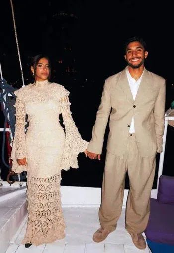 مرموش ينشر صورا مع خطيبته جيلان الجباس من أسوان – النيل 24