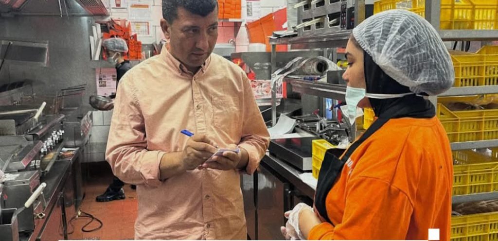 تحرير 463 محضرًا لمنشآت غير ملتزمة بالحد الأدنى للأجور في القطاع الخاص – النيل 24