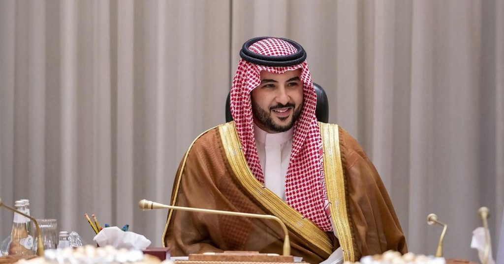 خالد بن سلمان: على الانتقالي الخروج من حضرموت والمهرة